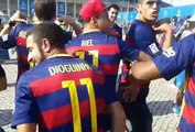 Barcelona: los amigos de Neymar llegaron en 'mancha' a Berlín (VIDEO)