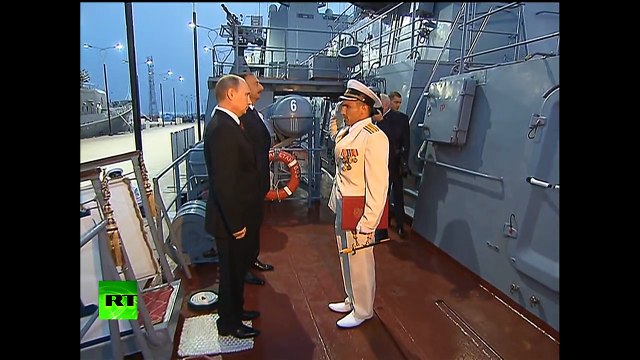 Владимир Путин прогулялся по Баку с президентом Азербайджана