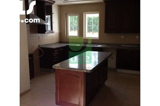 Vacant 4 Bedroom Maids amp Family Room - mlsae.com