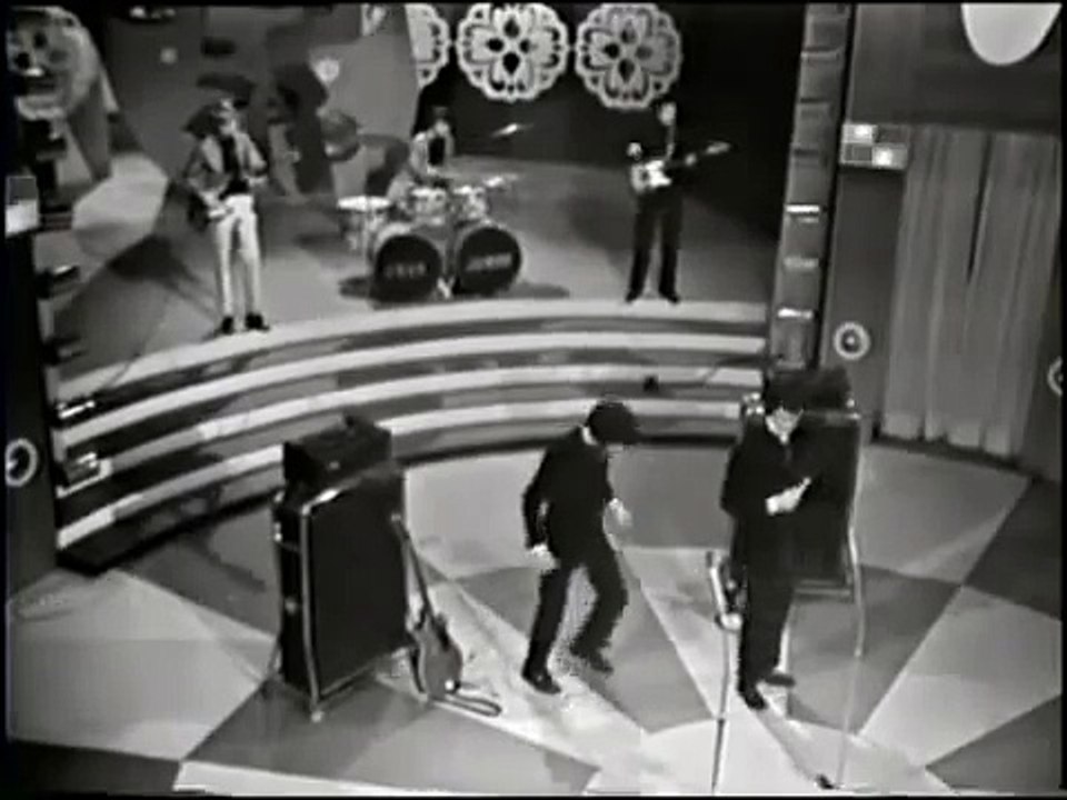 Juan y Junior - Nos Falta Fe