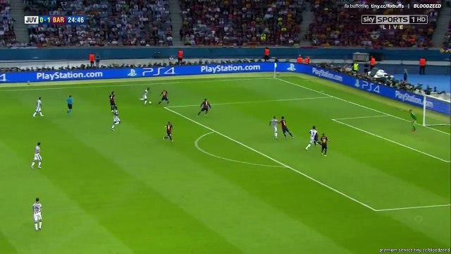 Marchisio Fantastic Longshot - Juventus vs Barcelona 06.06.2015