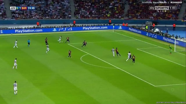 Marchisio Fantastic Longshot - Juventus vs Barcelona 06.06.2015