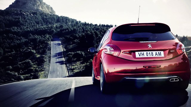 Good car Peugeot 208 GTI & Toyota Auris Sport 2015 Autos Review HD