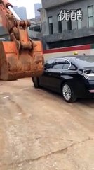 Kepçe operatörü yol açarsa