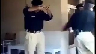 Dancing KPK Police - Go Nawaz Go Par Shandaar Dance - Must Watch