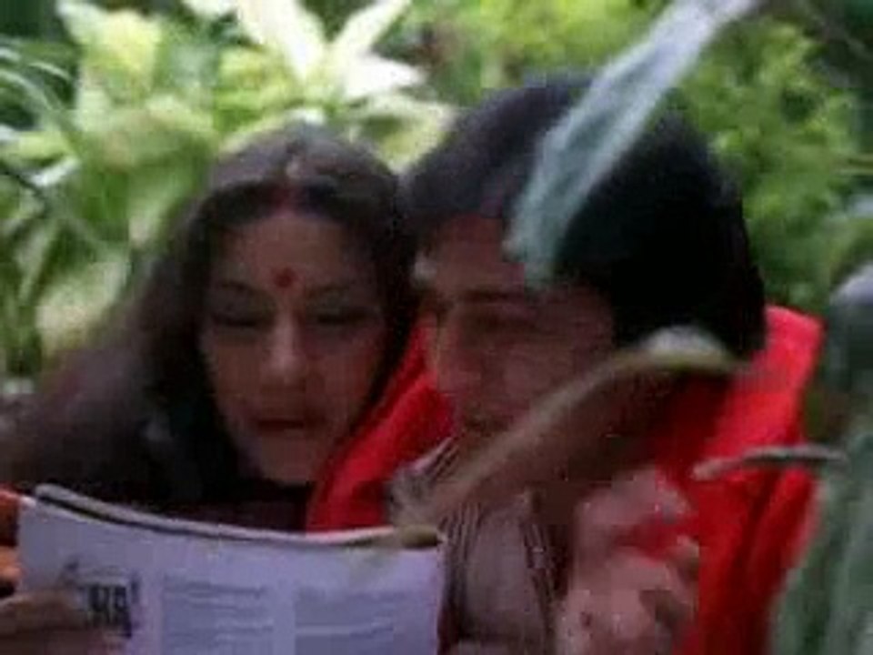 CHAND KE PAS JO