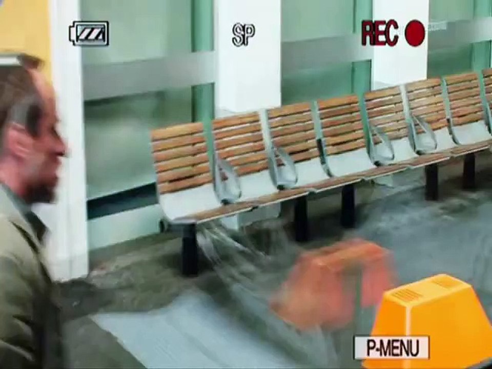 Mr. Beans Holiday, scène; Ontmoeting met kind in de trein..wmv