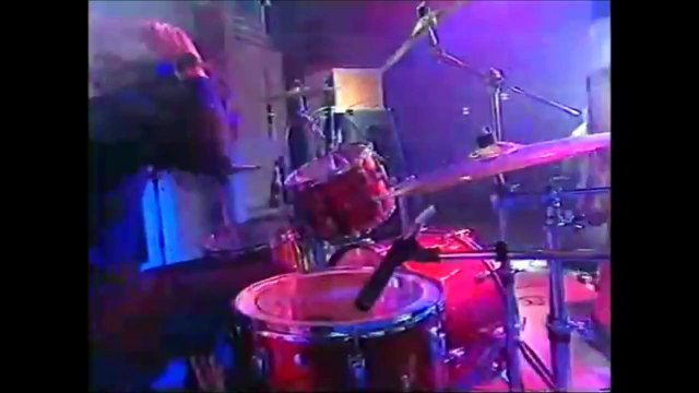 Nirvana - Territorial Pissings [Live] (12/06/91, Tonight with Jonathan Ross)