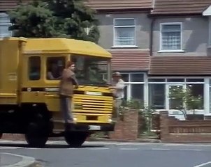 Hale & Pace - Privatised Dustmen