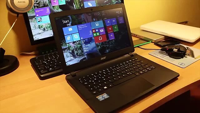 Acer Aspire E3-112 11.6-Inch notebook (Intel Celeron 2.16 GH Top