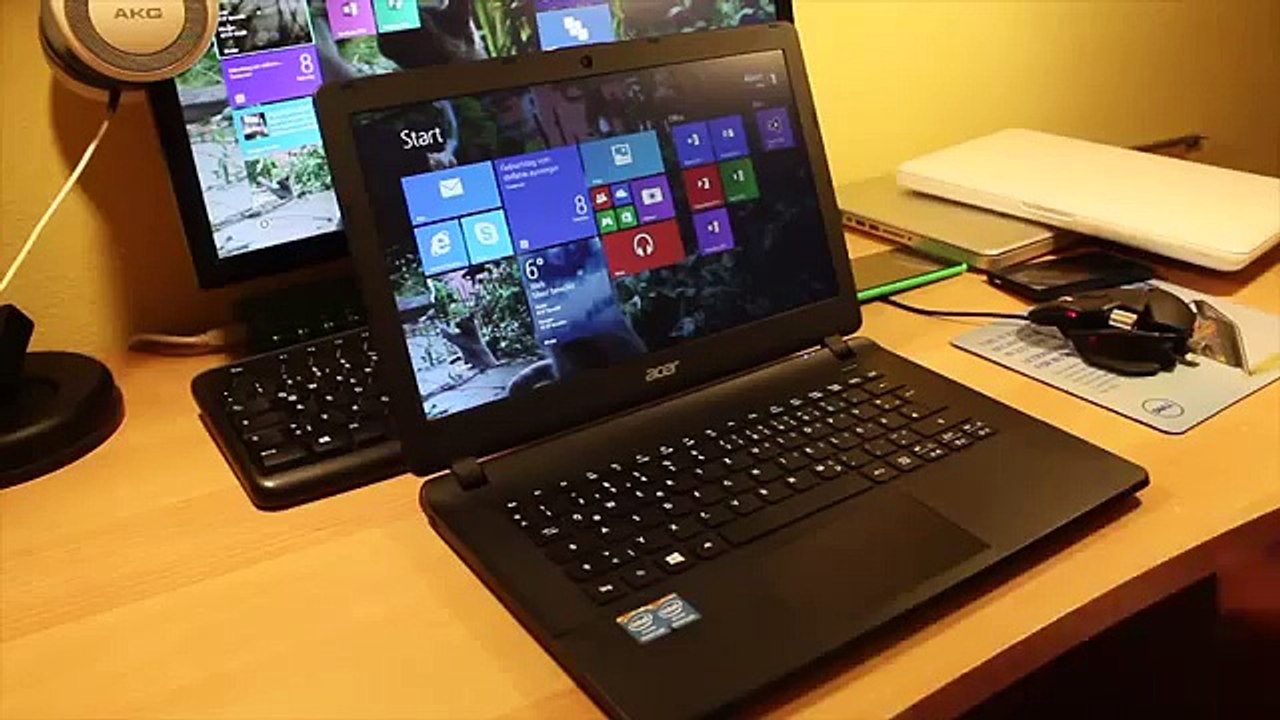 Acer Aspire E3-112 11.6-Inch notebook (Intel Celeron 2.16 GH Top