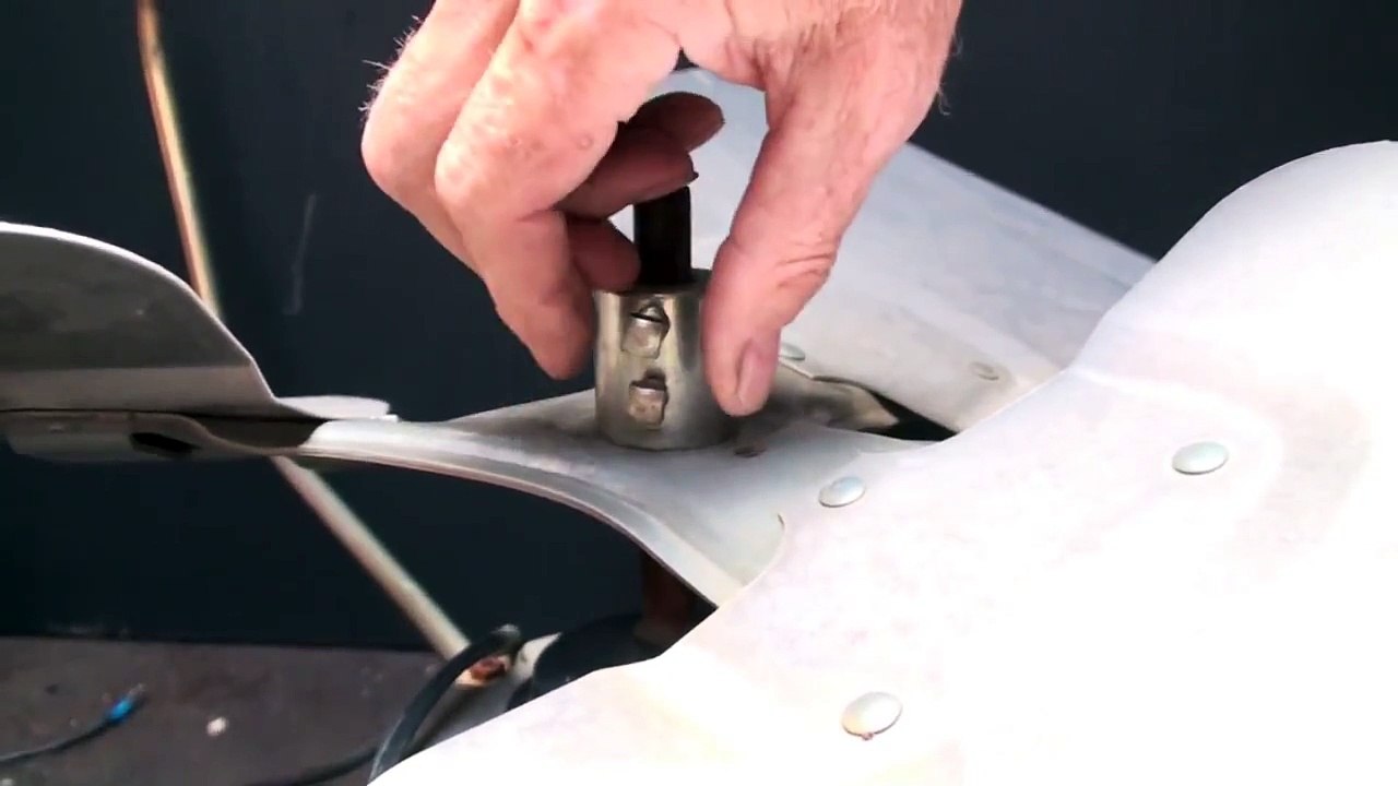 How to pull a condenser fan blade