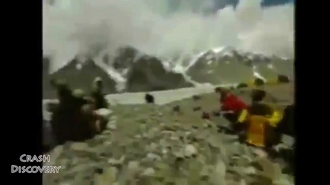 Helicopter Crash on Mount Everest Russian MI-17 Crashes after Takeoff from Mountain Base C