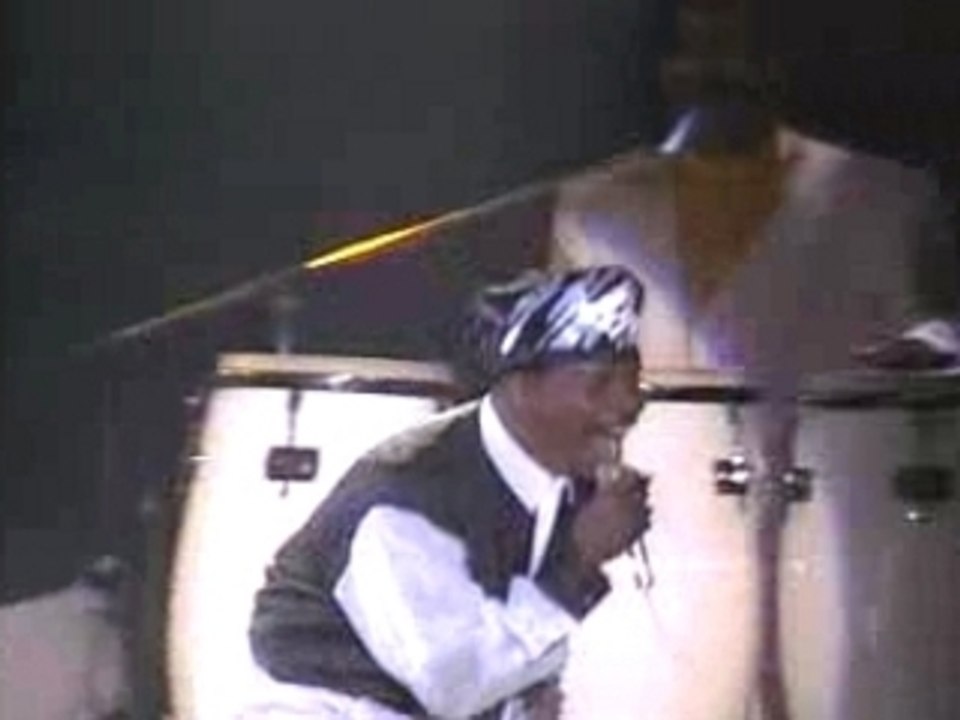 Earth,Wind and Fire-Fantasy (Live)