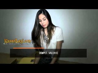 Yuk, Intip Isi Tas Valerie Thomas