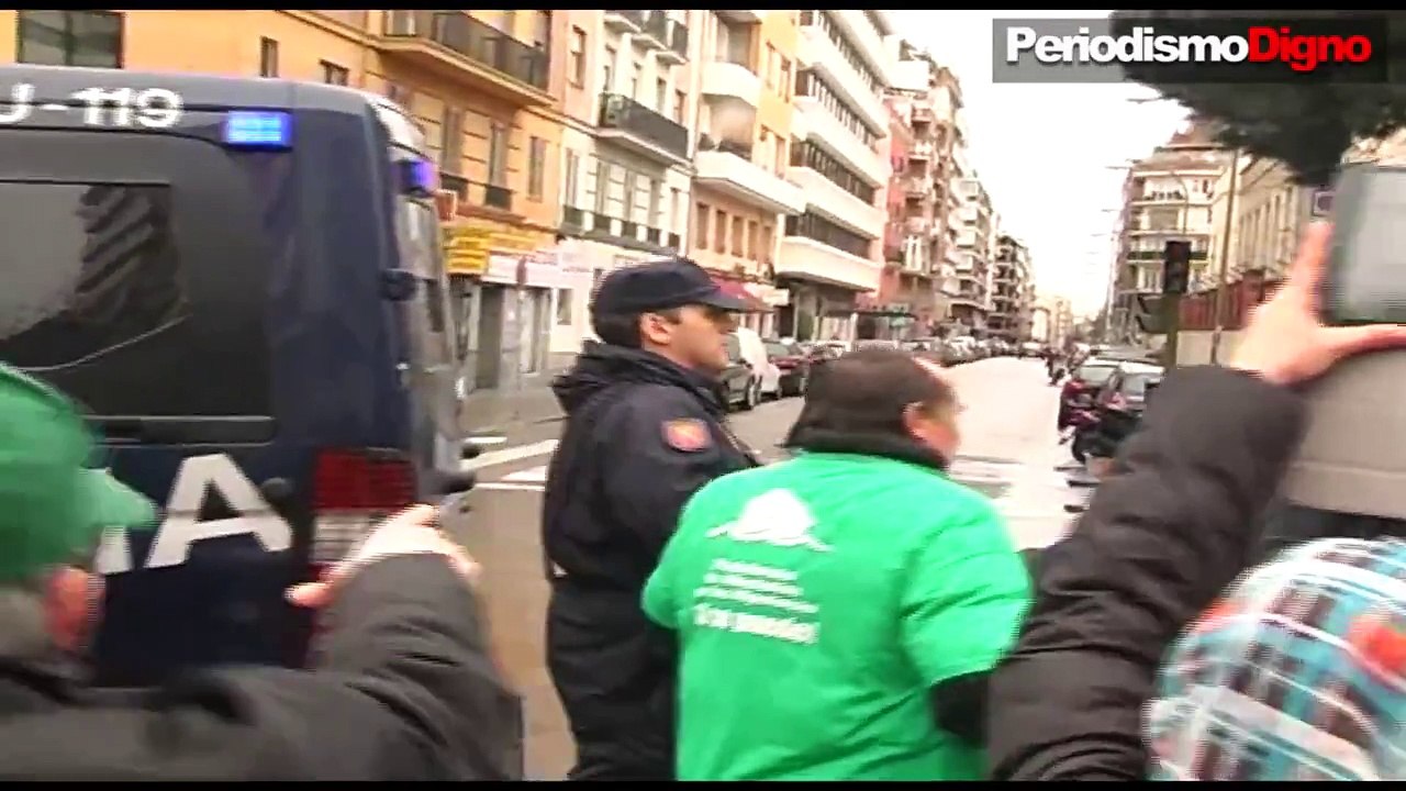La Manifestación contra los "Fondos Buitre" finaliza con detenciones - PeriodismoDignoTV