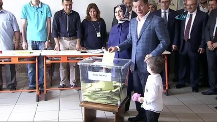 Davutoğlu: "HDP olayıyla ilgili bir kişi yakalandı"