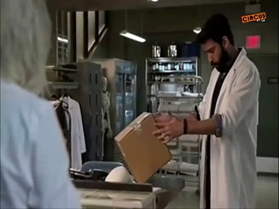 "Work Bitch" na série "iZombie"‮