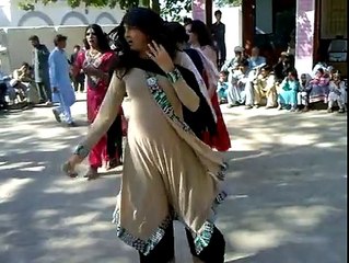 Desi Girls School HD Dance 2015 - Been Bajata ja Saperay