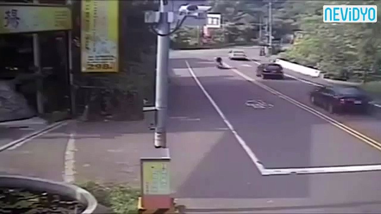 Eşi benzeri görülmemiş kaza Videosu