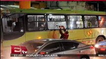 Pasajero frustra asalto y mata a dos delincuentes en Circuito interior / Todo México