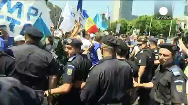 Ρουμανία: Διαδήλωση εναντίον του πρωθυπουργού, Πόντα