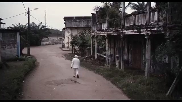 Papa Lumière - Extrait Petit blanc, je t'ai eu [VF] (Niels Arestrup)