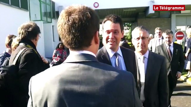 Lannion. Emmanuel Macron chez Alcatel-Lucent
