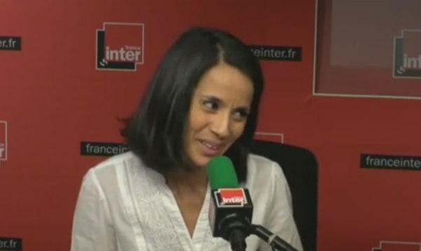 Sophia Aram tacle les articles sexistes sur le foot féminin