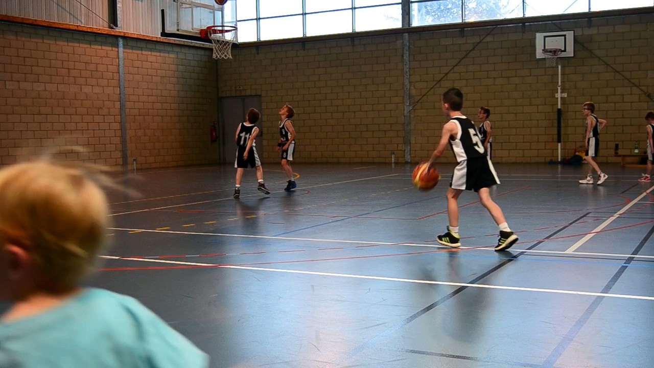 DEMI-FINALES DEPARTEMENTALES U9 - CALAIS BASKET (1) 18 - 41 A VIOLAINES ( Echauffement)