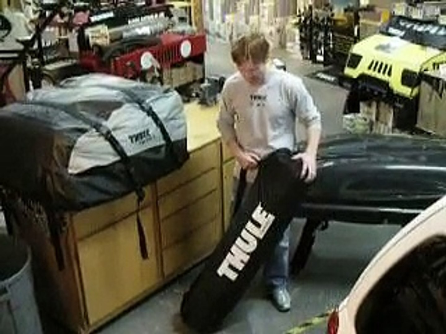 Rack Outfitters Reviews the Thule 630 - Ranger 90 - video Dailymotion