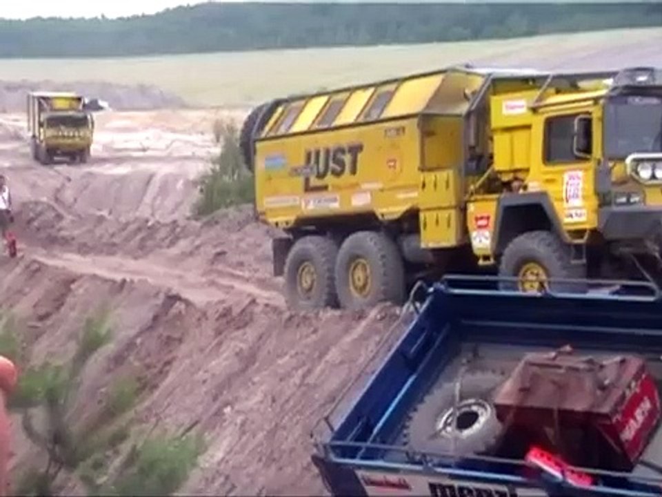 12. Rallye Breslau - LKW MAN KAT Bergung im Sand - Berlin Dresden