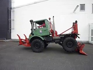 DEMO short - Mercedes-Benz UNIMOG U417/900 WERNER FORST