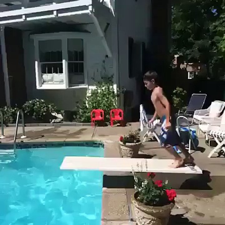 Buena ATRAPADA EN EL PICINA