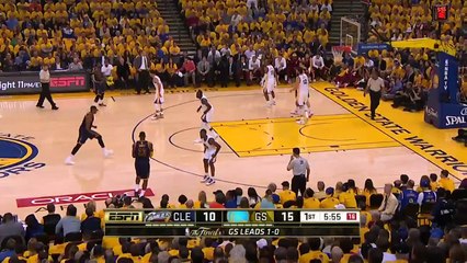 Le superbe layup renversé de Jr Smith