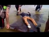 انتشال جثة شاب عراقي مات غرقاً بسبب فيضانات ابو غريب