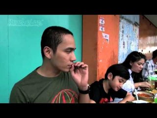 Ressa Herlambang Penggemar Jajanan Kaki Lima