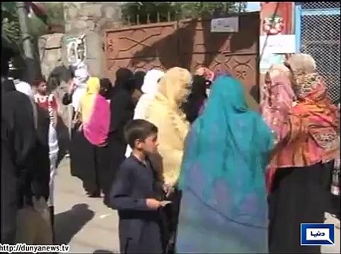Dunya News - Skardu: Large number of women voters show up at polling stations to cast votes in Gilgit Baltistan