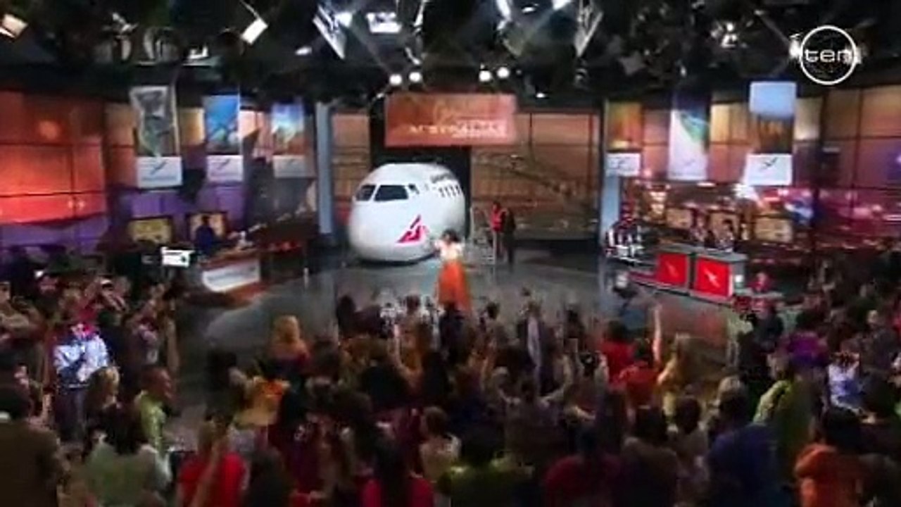 OPRAH is coming to Australia .. and John Travolta is flying the plane!