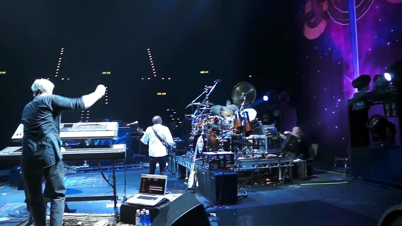 Toto-Zurich 6/23/2013 "Home Of The Brave"
