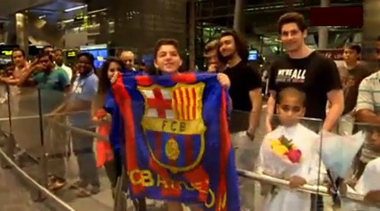 Xavi Hernandez recibido como un héroe en Catar Xavi Arrives to Qatar