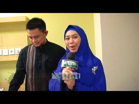 Kisah Oki Melahirkan Anak Pertamanya - Silet 07 Desember 2014