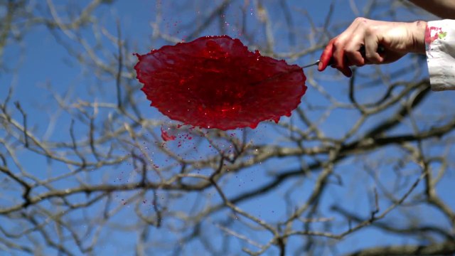 Explosion de ballons remplis d'eau en Slow Motion