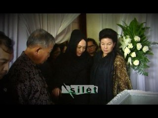 Angie Lepas Kepergian Kakak - Silet 04 November 2014