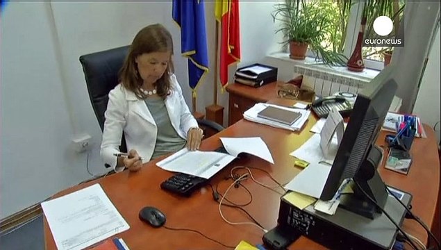 Румыния: обвиняемый в коррупции премьер сохранил иммунитет