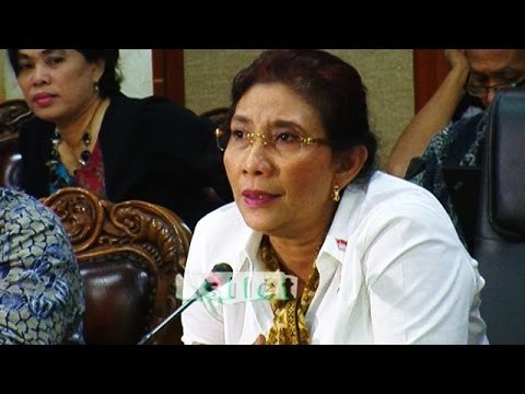 Gaya Kerja Menteri Susi Pudjiastuti - Silet 02 November 2014