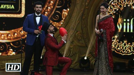 Watch Ranveer Proposes Deepika Padukona at IIFA 2015
