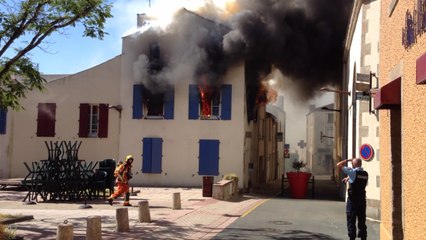 Incendie devant la place du Marché