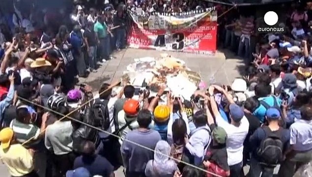 Правящая партия Мексики лидирует на выборах на фоне непрекращающегося насилия