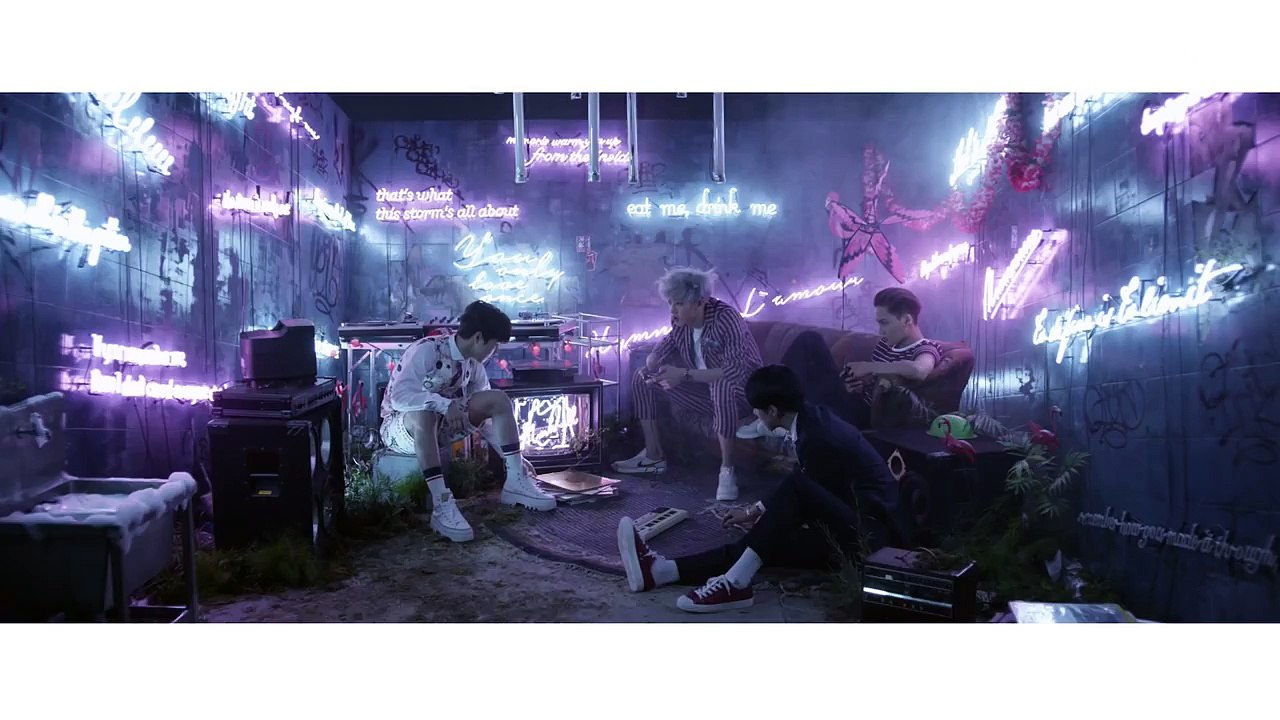 'LOVE ME RIGHT' MV unreleased clip1